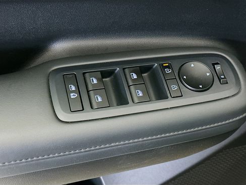 Used 2025 Hyundai Santa Fe SEL FWD image 15