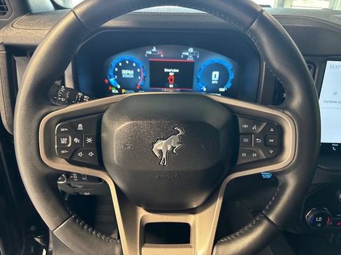 Used 2025 Ford Bronco Badlands AWD/4WD image 8