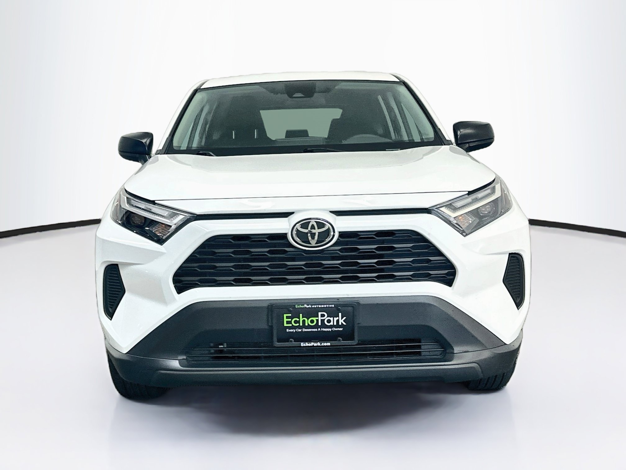 Used 2025 Toyota RAV4 LE AWD/4WD image 2