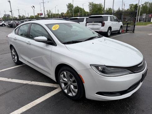 Used 2015 Chrysler 200 S w/ Comfort Group FWD image 3