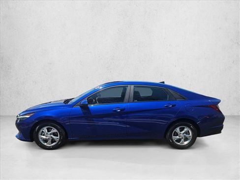 Used 2023 Hyundai Elantra SE FWD image 9
