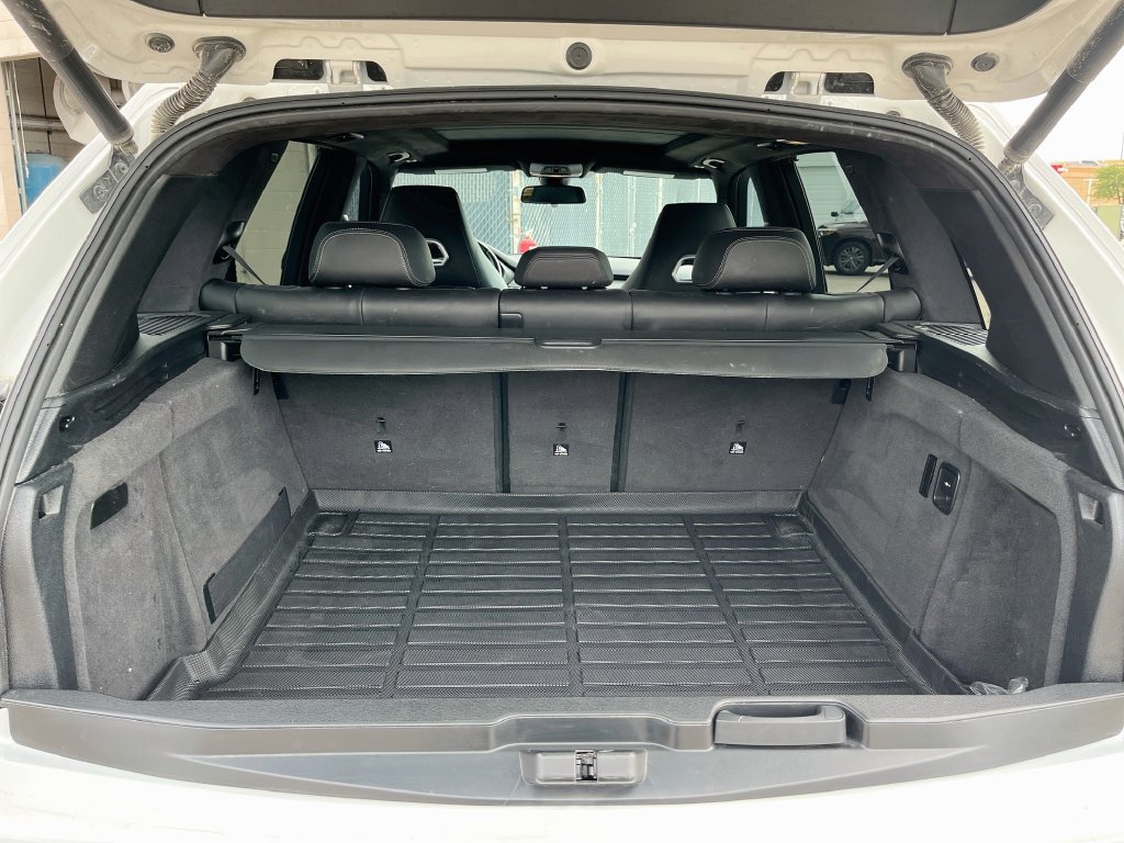Used 2018 BMW X5 M AWD/4WD image 29