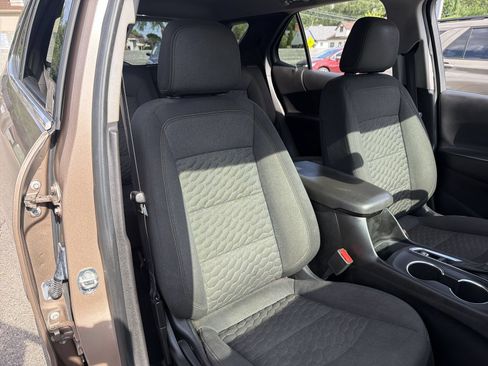 Used 2019 Chevrolet Equinox LT w/ Driver Convenience Package FWD image 22