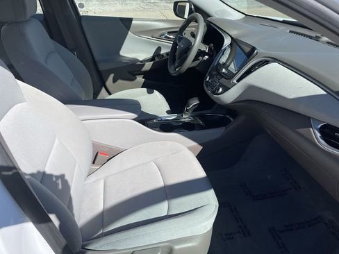 Used 2024 Chevrolet Malibu LT image 17
