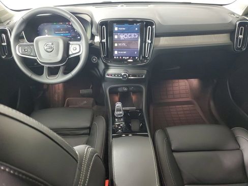 Certified 2023 Volvo XC40 B5 Plus w/ Protection Package Premier image 17