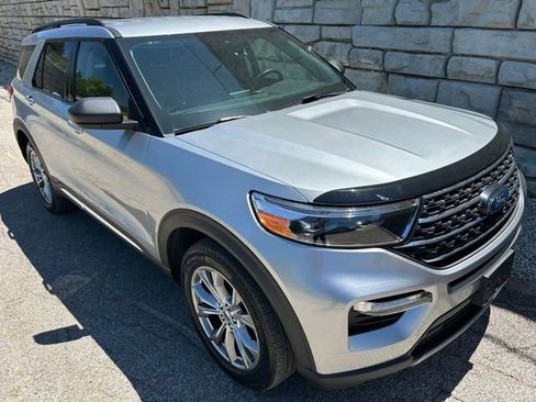 Used 2023 Ford Explorer XLT w/ Equipment Group 202A AWD/4WD image 7