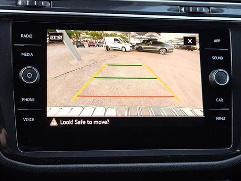 Used 2023 Volkswagen Tiguan SE image 11