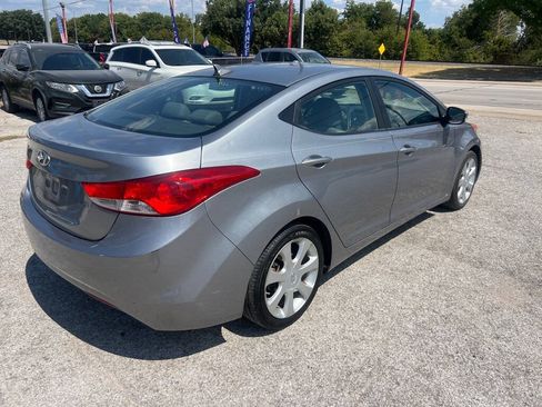 Used 2013 Hyundai Elantra Limited FWD image 4