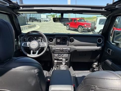 Used 2023 Jeep Wrangler Unlimited Sahara w/ Cold Weather Group AWD/4WD image 14