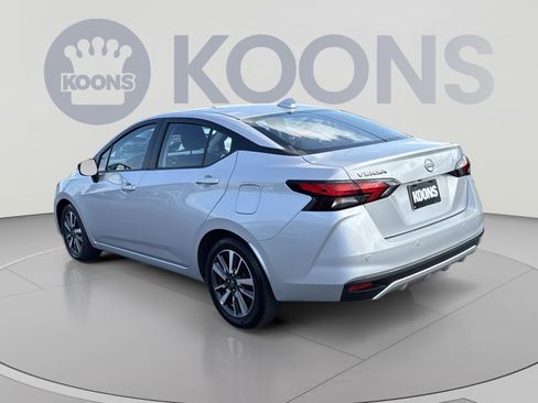 Used 2025 Nissan Versa SV FWD image 4