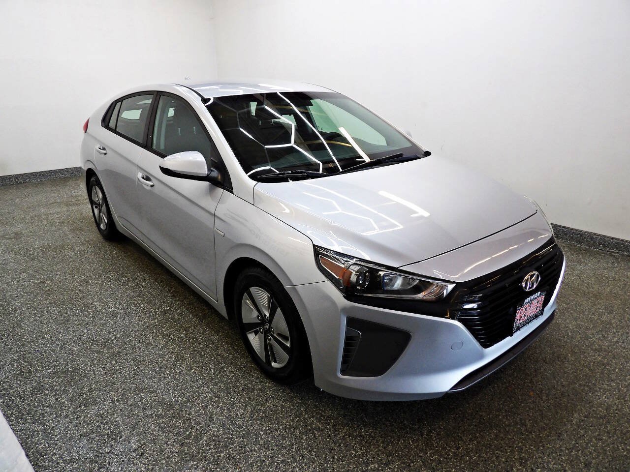 Used 2018 Hyundai Ioniq Blue FWD image 3