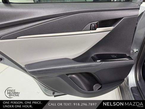 Used 2025 Toyota Camry SE w/ Convenience Package FWD image 38
