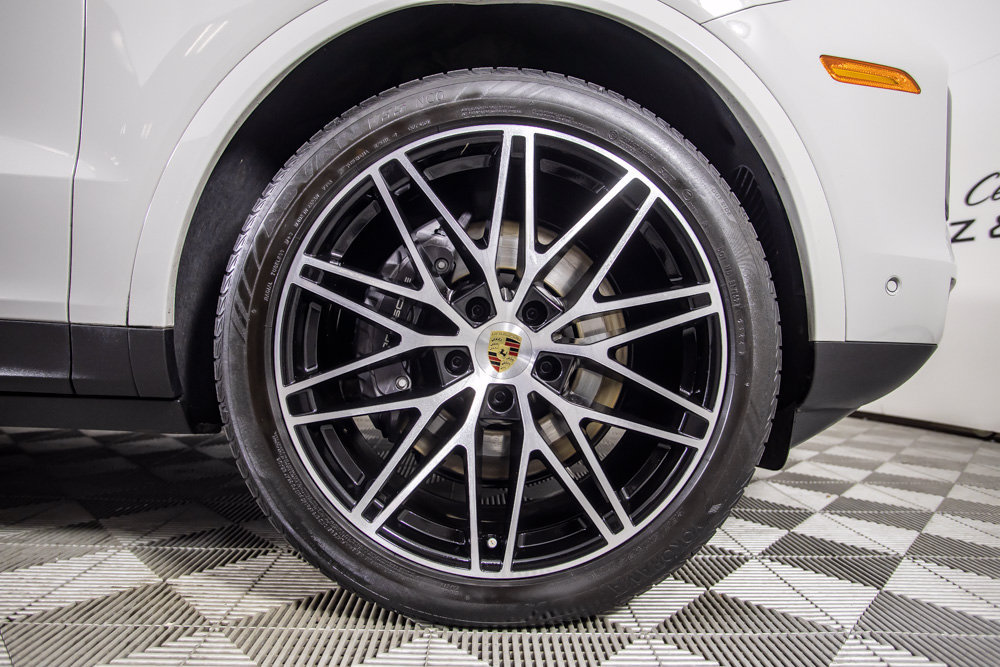 Used 2024 Porsche Cayenne Coupe AWD/4WD image 45