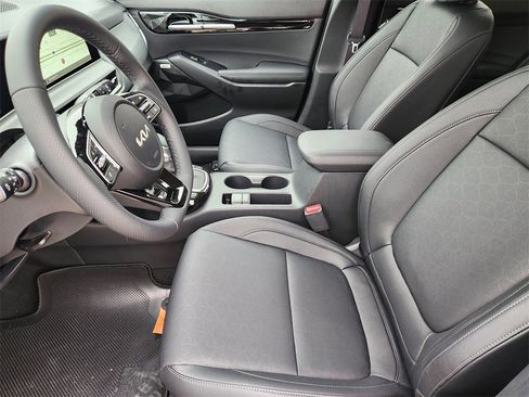 New 2026 Kia Seltos SX image 9