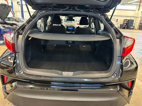 Used 2018 Toyota C-HR XLE FWD image 20