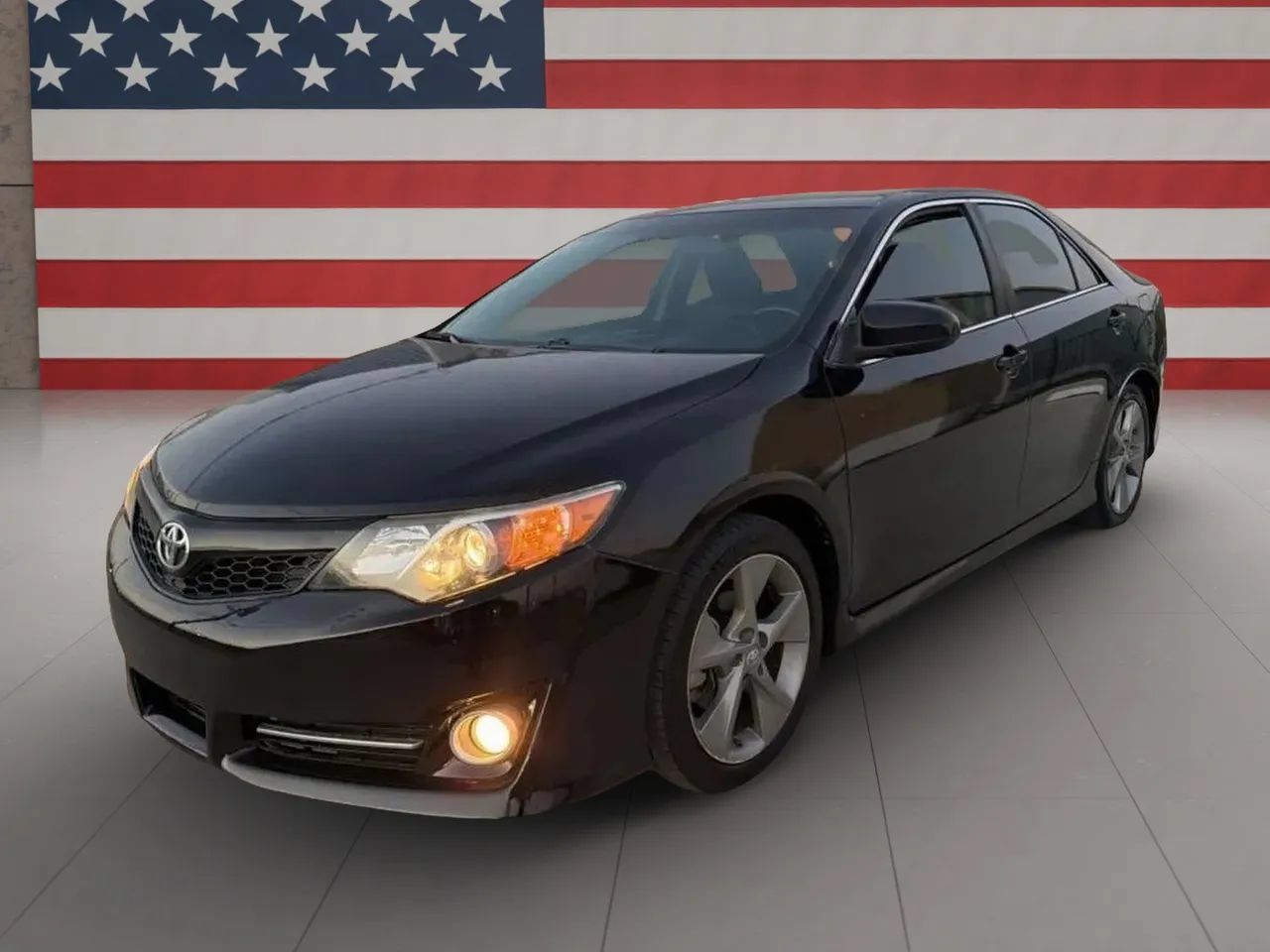 Used 2012 Toyota Camry SE FWD image 2