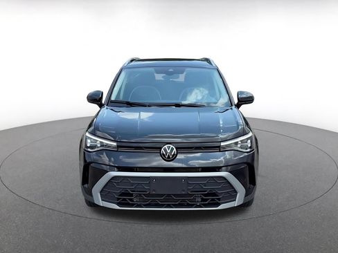 Used 2026 Volkswagen Taos SE FWD image 4