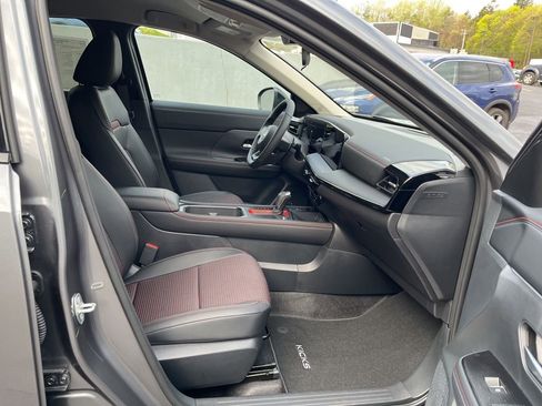 New 2026 Nissan Kicks SR w/ Illumination Package AWD/4WD image 22