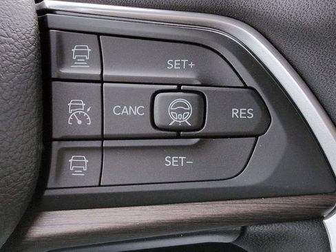 New 2026 Jeep Grand Cherokee L Limited w/ Limited Altitude Package image 21