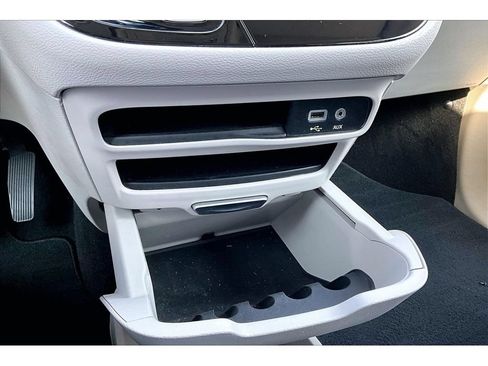 Certified 2019 Chrysler Pacifica Touring Plus FWD image 27