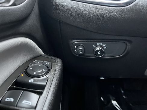 Used 2023 Chevrolet Equinox LT image 16