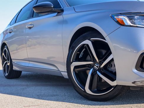 Used 2022 Honda Accord Sport image 2