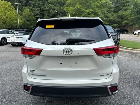 Used 2019 Toyota Highlander Limited FWD image 6