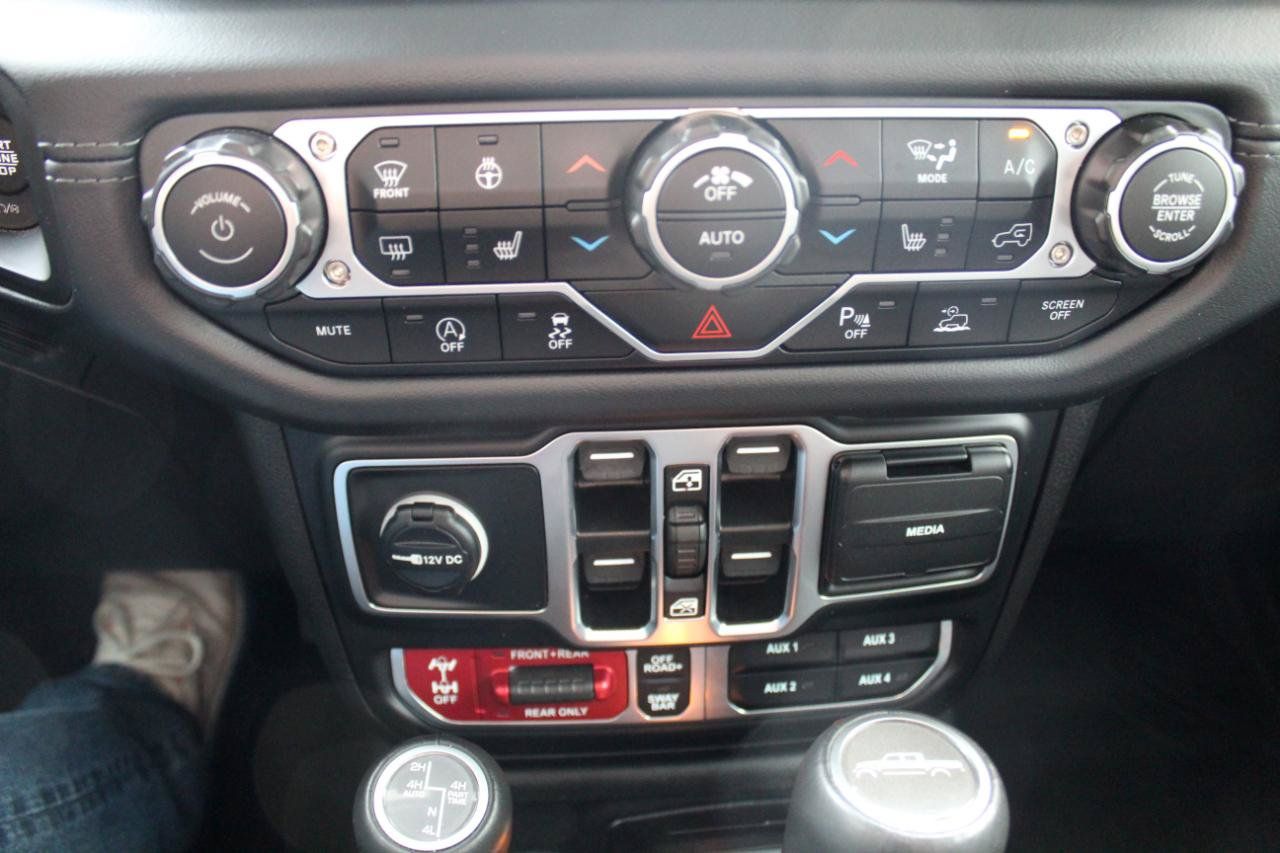 Used 2025 Jeep Gladiator Rubicon AWD/4WD image 19