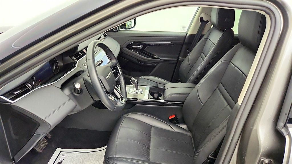 Used 2023 Land Rover Range Rover Evoque SE AWD/4WD image 13