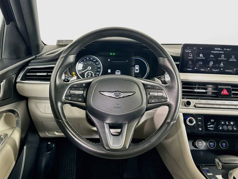 Used 2025 Genesis G70 2.5T RWD image 18