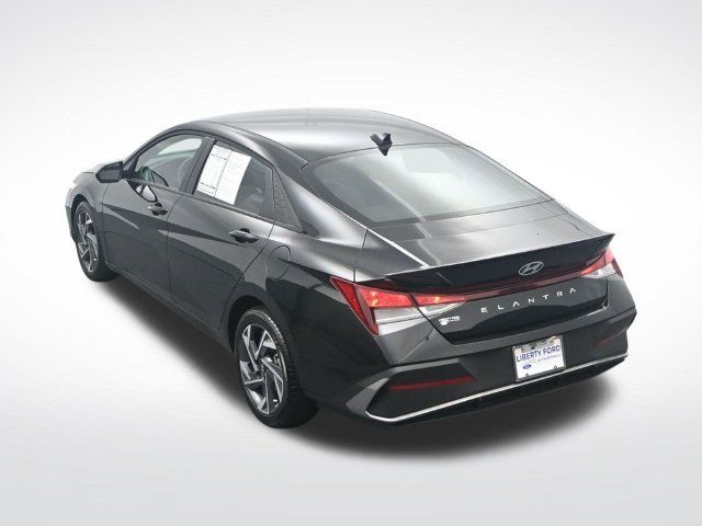 Used 2025 Hyundai Elantra Sport FWD image 34