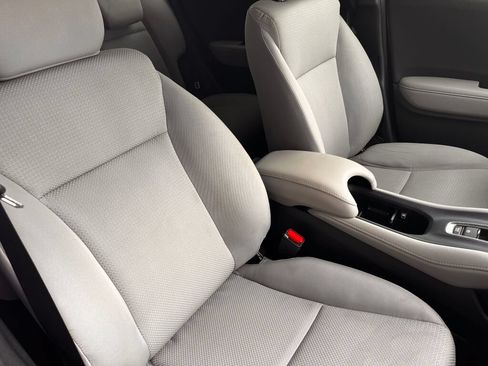 Used 2021 Honda HR-V LX image 30
