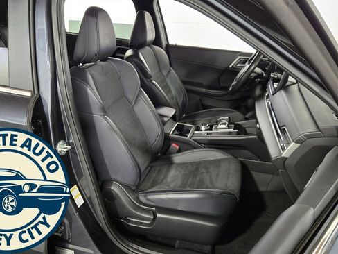 Used 2024 Mitsubishi Outlander SE image 32