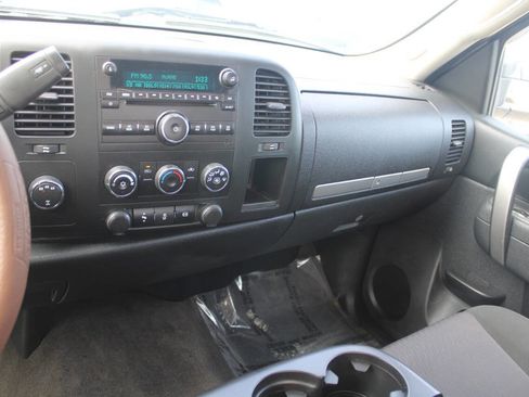 Used 2014 Chevrolet Silverado 2500 LT w/ Convenience Package AWD/4WD image 9
