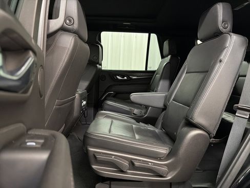 Used 2021 GMC Yukon Denali w/ Denali Premium Package image 32