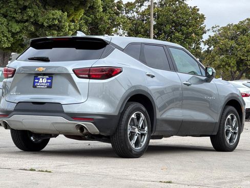 Used 2025 Chevrolet Blazer LT FWD image 6
