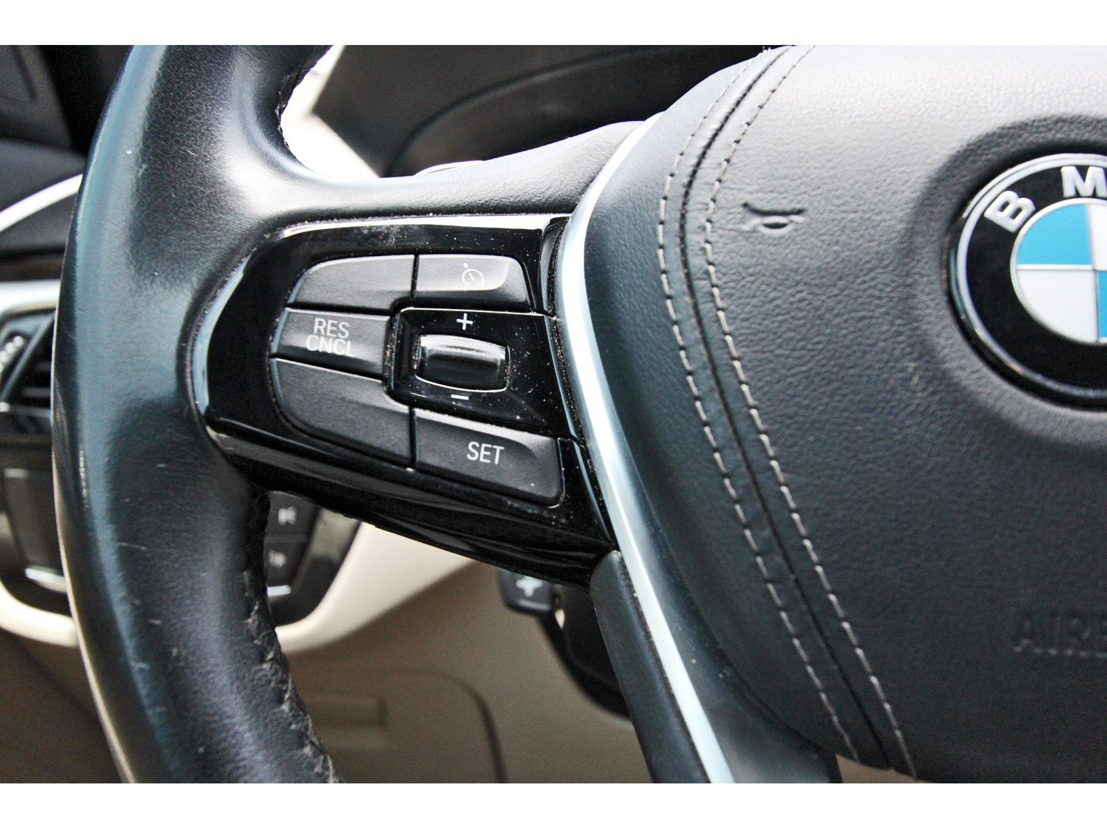 Used 2019 BMW 530e w/ Convenience Package RWD image 19