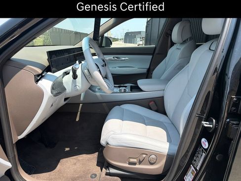 Certified 2026 Genesis GV70 2.5T Advanced AWD/4WD image 9