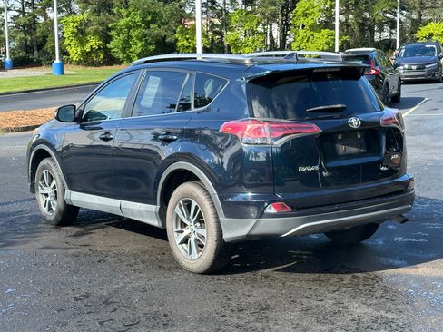Used 2017 Toyota RAV4 XLE FWD image 11