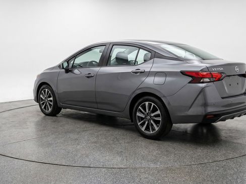 Used 2025 Nissan Versa SV image 6