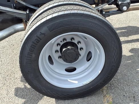 New 2026 Ford F550 4x4 Crew Cab image 7