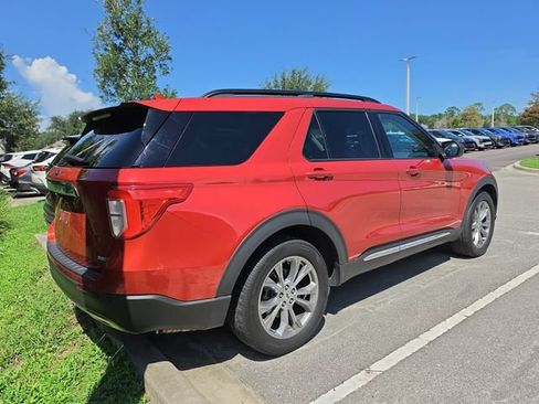 Used 2020 Ford Explorer XLT w/ Equipment Group 202A AWD/4WD image 4