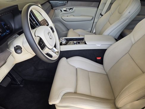 Used 2026 Volvo XC90 B6 Ultra AWD/4WD image 11