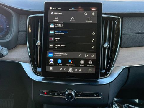 Certified 2025 Volvo XC90 B6 Plus image 15