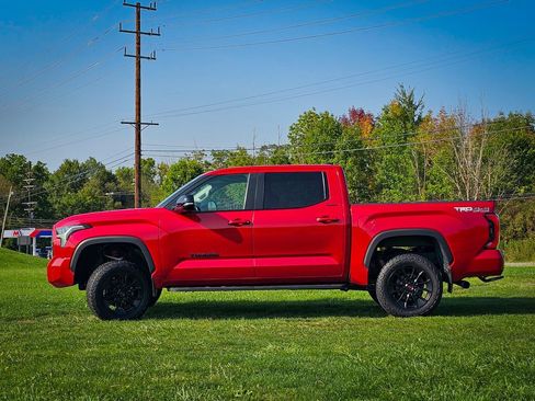 Used 2024 Toyota Tundra Limited w/ TRD Off-Road Package AWD/4WD image 7