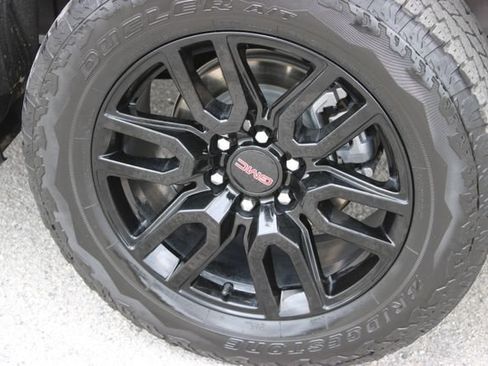 Used 2024 GMC Sierra 1500 Elevation w/ Elevation Premium Package AWD/4WD image 29