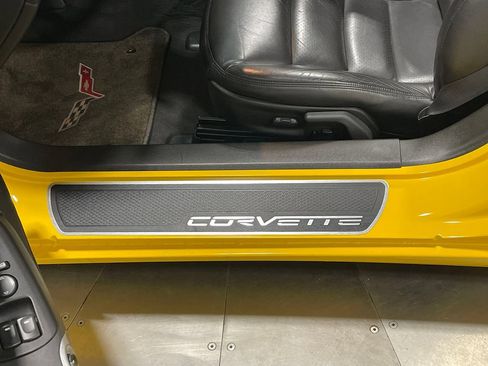 Used 2005 Chevrolet Corvette Coupe w/ Preferred Equipment Group RWD image 63