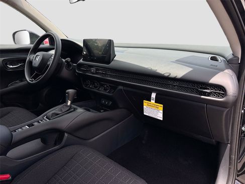 Certified 2026 Honda HR-V LX image 30
