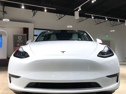 Used 2024 Tesla Model Y Long Range image 3
