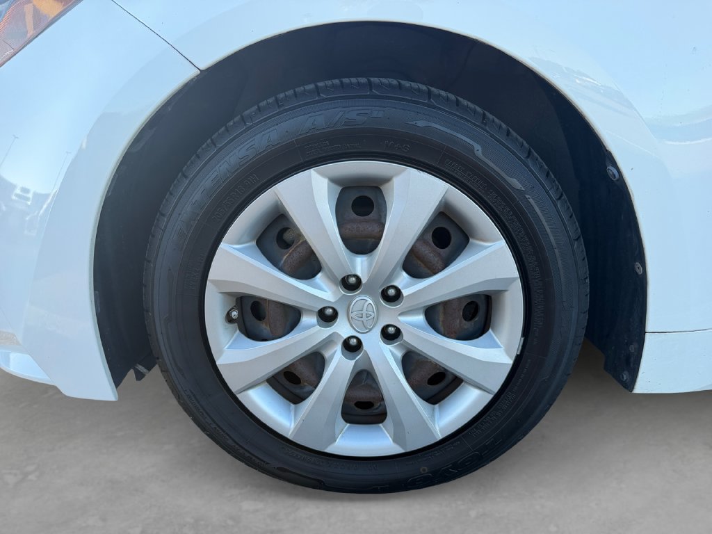 Used 2020 Toyota Corolla LE FWD image 9